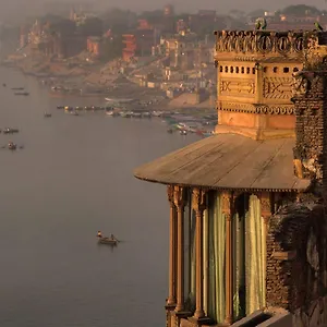 Brijrama Palace, - By The Ganges Bénarès