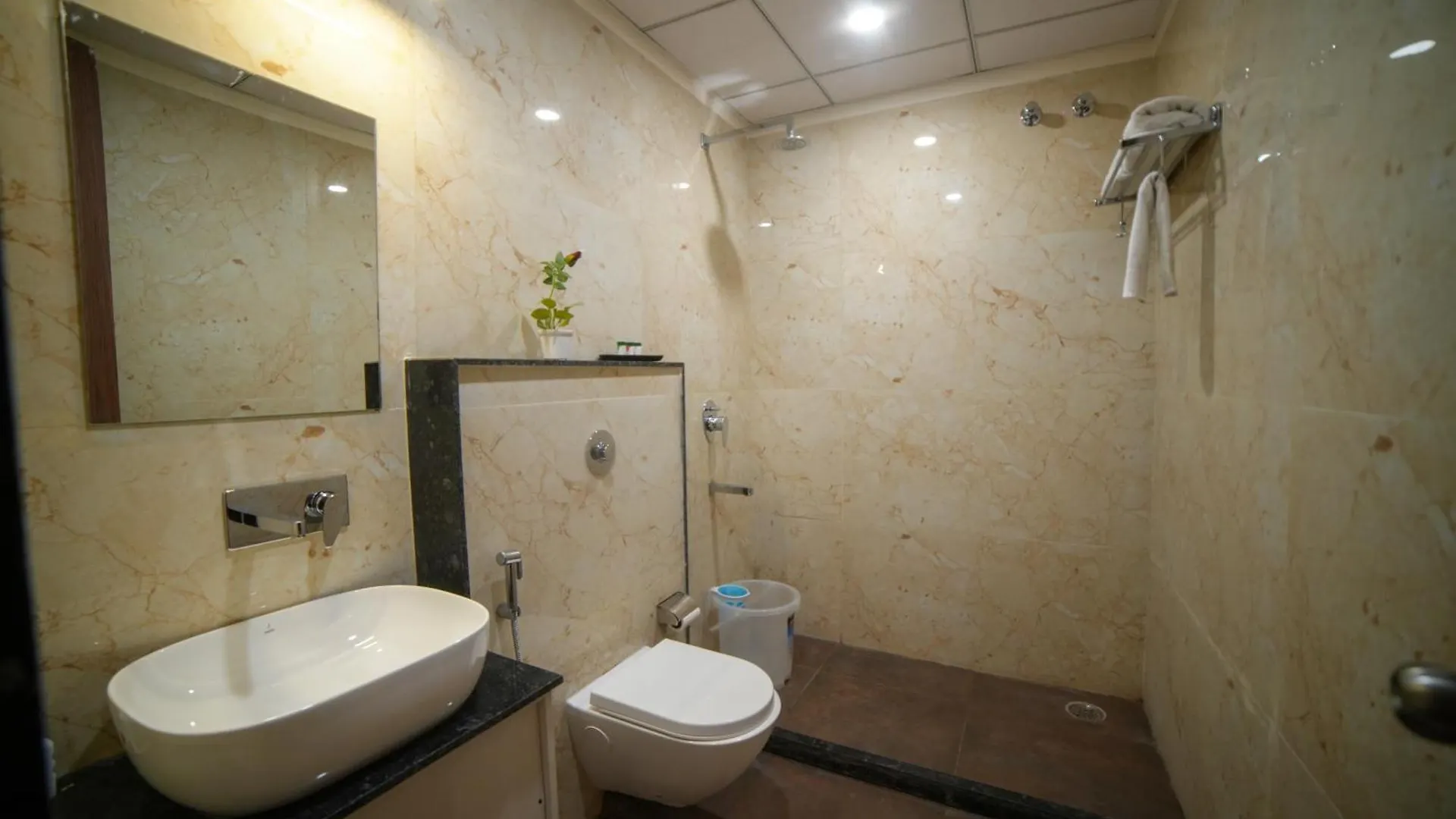 ***  Hari Vilaas Enclave Hotel Varanasi India